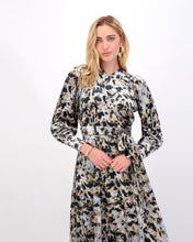 Load image into Gallery viewer, *FINAL SALE*  Velvet Wrap Dress in Blue
