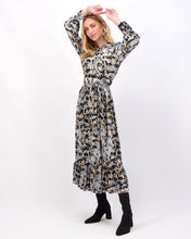 Load image into Gallery viewer, *FINAL SALE*  Velvet Wrap Dress in Blue
